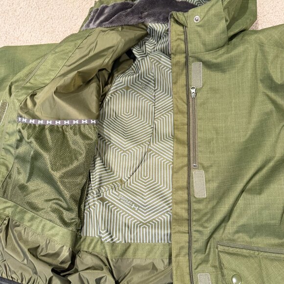 Under Armour ColdGear Wendy Shell – Women’s Size M – Army Green – New with Tags - Picture 8 of 10
